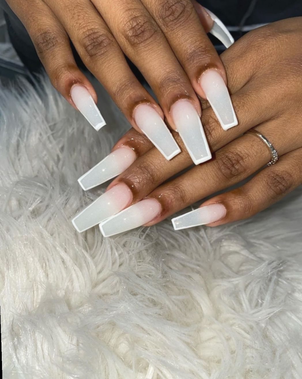 Featured image of post White Acrylic Baddie Nails
